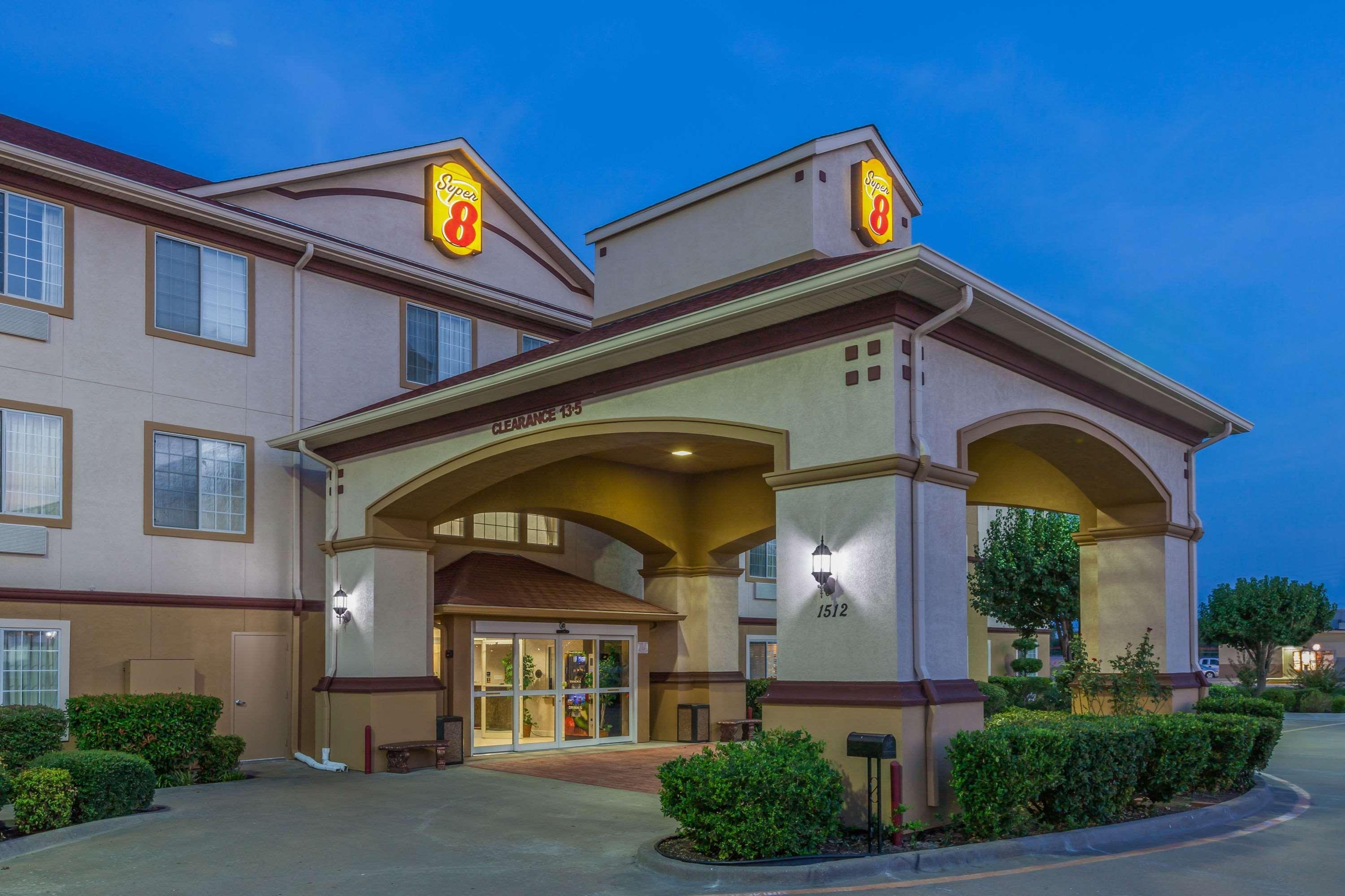 Hotel Super 8 By Wyndham Hillsboro Tx Exterior foto
